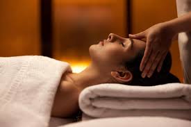 خدمات المساج المنزلية في الرياض: دليل شامل لتجربة استرخاء مثالية